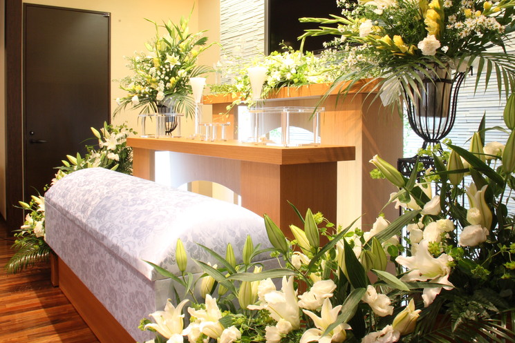 新しい葬送の空間 家族葬送専用ハウス 「ご家族にかこまれて…」幸せなラストステージを